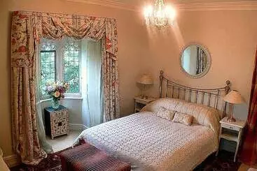 Bed and Breakfast Chindit House