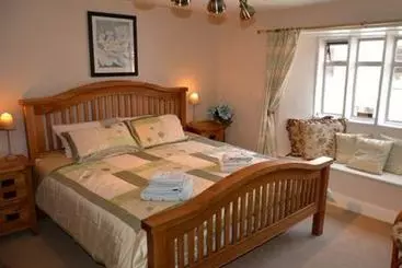 민박 Davenford Stow Gardens