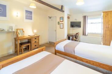 بيت ريفى Elm Farm Country House