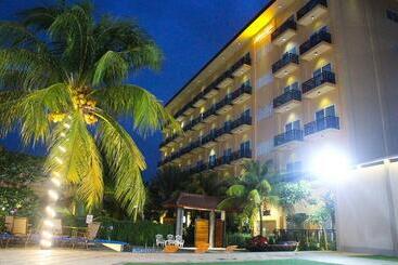 هتل Narita Classic