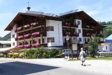 ホテル Simmerlwirt