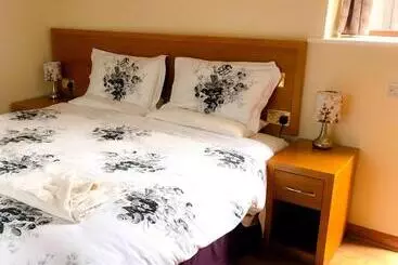 فندق The Golden Fleece