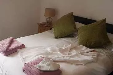 בית מלון כפרי The Old Inn