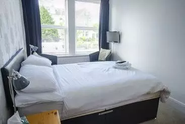 Pensão Headlands  Room Only Accommodation