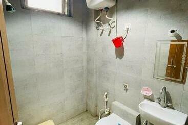 פנסיון Ladli Groups