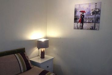 민박 The Chequers Inn