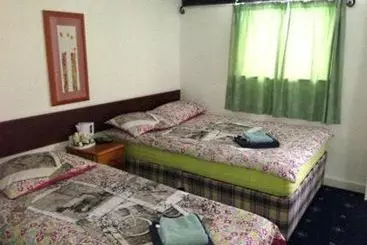 민박 The Chequers Inn