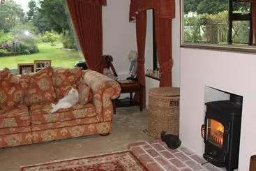 Drinkstone Park Bed & Breakfast And Gardens