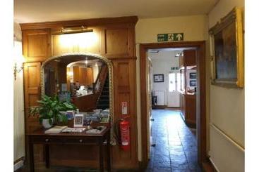 ホテル The Crown House Inn