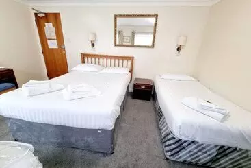 בית מלון כפרי The Sportsmans Inn Limited