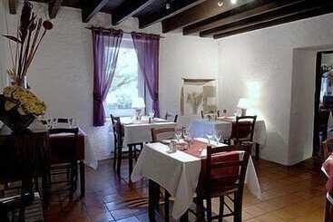 فندق Logis Hôtel Les Vieilles Granges