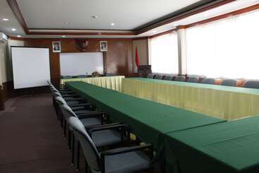 Otel Surya Pesona Beach