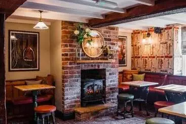 فندق The Black Horse Inn