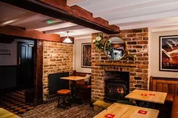 ホテル The Black Horse Inn
