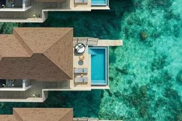 هتل Avani Plus Fares Maldives Resort