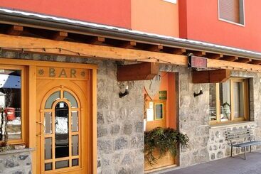 פונדק Albergo Ristorante Morandi