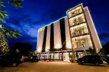 ホテル Lovina Inn  Batam