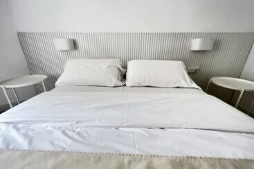 Отель The Mo Gotic