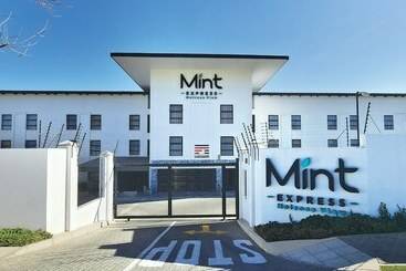 ホテル Mint Express Melrose View