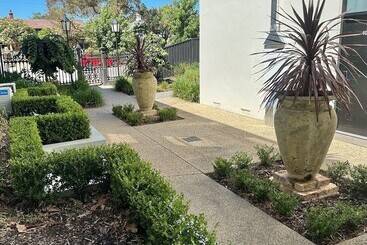 The Osmond Motel & Apartments