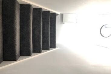 Duplex Barge Cinema Room 6 Ensuite Double Triple Bedrooms Great Social Spaces