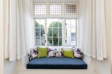 119 On Georges Bed And Breakfast