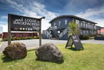 הוסטל Lknz Lodge & Cafe