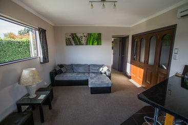 Отель Fiordland Great Views Holiday Park