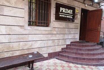 Prime Hotel & Hostel