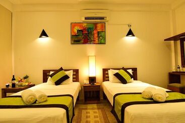 Hotel Elephant Trail