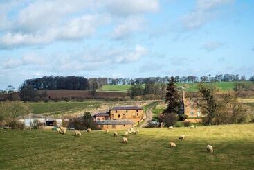 호텔 The Granary At Fawsley
