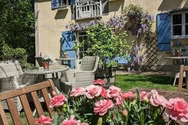 צימר Sous Le Chateau