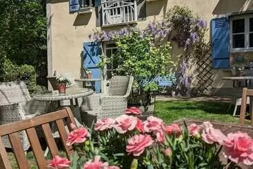 ベッドアンドブレックファースト Sous Le Chateau