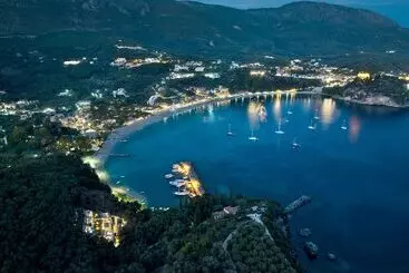 Hotelli Isavoria Resort