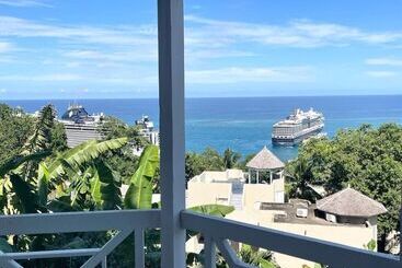 Aparthotel Humming Bird Holiday Retreat