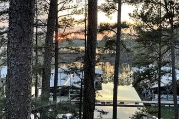 Mountain Harbor Two Bedroom Lodge Cottage By Redawning