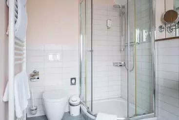 Point Hotel Apartments & Rooms