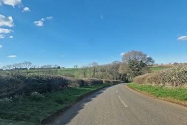 Fully Detached Cottage House Loddington Kettering