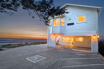 酒店 Black Sands Inn