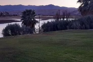 Hotelli Bayshore Inn