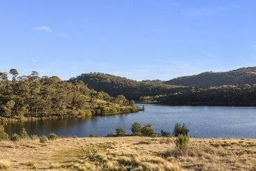 Отель Eagle View Escape