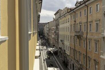 هتل آپارتمان San Nicolò Suites