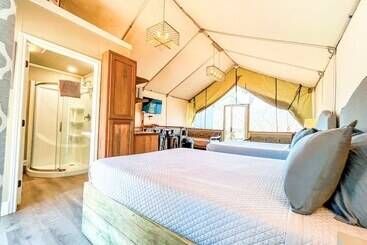 بيت ريفى 18 Son S Rio Cibolo   Birdhouse Cabin