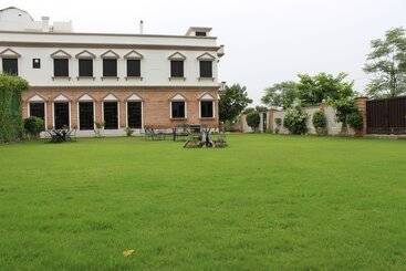 Hotel Bhagwati Vilas