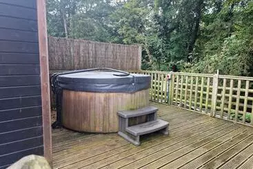 Mökkimajoitus Glamping Hut   Riverside 1