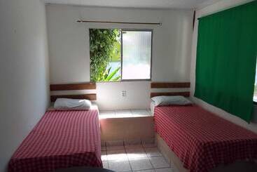 פונדק Pousada A Vila Do Pirata