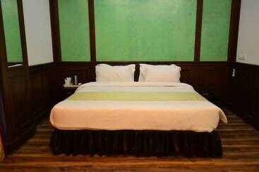 בית מלון כפרי Centre Point