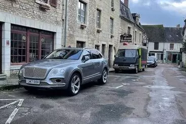 Hotelli Restaurant Le Grand Monarque