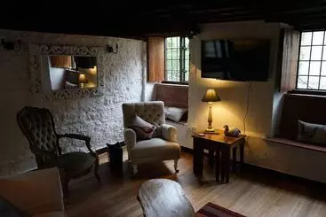 Residenssi Historic 2bed   Traditional Countryside Retreat