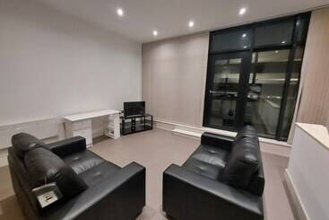 هتل آپارتمان Feel At Home Nottingham